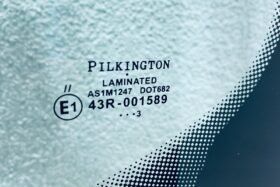 Предно стъкло SKODA OCTAVIA III 2013-2017 СЕНЗОР + КАМЕРА-3 на ниска цена