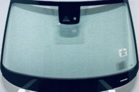 Предно стъкло SKODA OCTAVIA III 2013-2017 СЕНЗОР + КАМЕРА на ниска цена