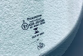 Предно стъкло SKODA OCTAVIA IV 2020- АКУСТИКА+СЕНЗОР-3 на ниска цена