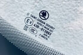 Предно стъкло SKODA OCTAVIA IV 2020- SOLAR+КАМЕРА+СЕНЗОР+ОТОПЛЕНИЕ ОРИГИНАЛ-3 на ниска цена
