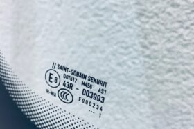 Предно стъкло SKODA SUPERB 2015- АКУСТИКА+СОЛАР + КАМЕРА +СЕНЗОР+ОТОПЛЕНИЕ-3 на ниска цена