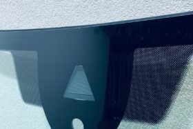 Предно стъкло SKODA SUPERB III 08.2020-AKU+Кам+СЕН-2 на ниска цена