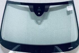 Предно стъкло SKODA SUPERB III 08.2020-AKU+Кам+СЕН на ниска цена