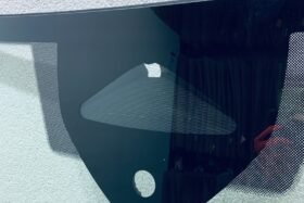 Предно стъкло SKODA SUPERB VW PASSAT 2024 - АКУСТИКА + КАМЕРА СЕНЗОР + ОРИГИНАЛ-2 на ниска цена