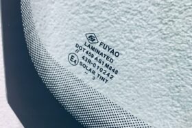 Предно стъкло SKODA YETI 2010- С ОГРЕВ + СЕНЗОР-3 на ниска цена