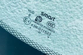 Предно стъкло SMART #1 2022 - АКУСТИКА + КАМЕРА + СЕНЗОР + HUD ОРИГИНАЛ-4 на ниска цена