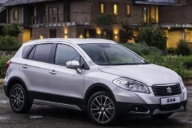 ПРЕДНО СТЪКЛО SUZUKI SX4 S-CROSS 2013- СЕНЗОР-3 на ниска цена