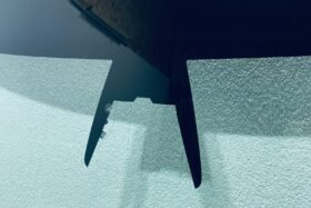 Предно стъкло TESLA 3 2023 - АКУСТИКА + КАМЕРА СЕНЗОР + ОТОПЛЕНИЕ + OEM-2 на ниска цена