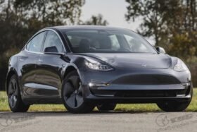 ПРЕДНО СТЪКЛО TESLA MODEL 3 2022 - АКУСТИЧНО + С ОТОПЛЕНИЕ + КАМЕРА-4 на ниска цена