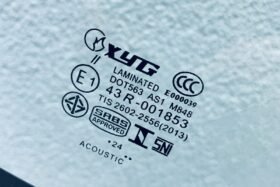 Предно стъкло Tesla S 5D 2021 - АКУ+КАМ+ОГРЗ+СЕН-4 на ниска цена