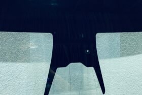 Предно стъкло TESLA Y 2021 - АКУСТИКА + КАМЕРА + СЕНЗОР + ОТОПЛЕНИЕ-2 на ниска цена