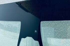 Предно стъкло TESLA Y 2021 - АКУСТИКА + КАМЕРА + СЕНЗОР + ОТОПЛЕНИЕ-2 на ниска цена