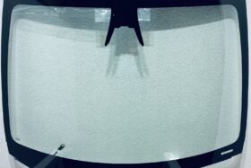 Предно стъкло TESLA Y 2024 - АКУСТИКА + КАМЕРА + СЕНЗОР + ОТОПЛЕНИЕ ОРИГИНАЛ на ниска цена