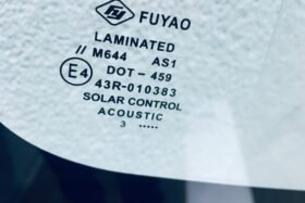 Предно стъкло TESLA Y СЕДАН 2021 - АКУСТИКА + КАМЕРА + СЕНЗОР-3 на ниска цена