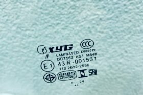 Предно стъкло TOYOTA AURIS I 2007-2012-3 на ниска цена