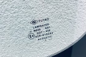 Предно стъкло TOYOTA AURIS II 2012- АКУСТИКА+СЕНЗОР-3 на ниска цена