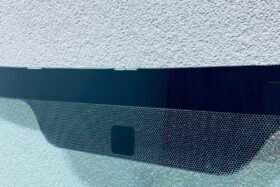 Предно стъкло TOYOTA AVENSIS I 1998-2003-2 на ниска цена