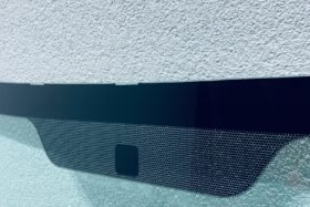 Предно стъкло TOYOTA AVENSIS I 4D/5D/KBI 1998-2003 С ОТОПЛЕНИЕ-2 на ниска цена