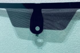 Предно стъкло TOYOTA AVENSIS II 2003-2008 АКУСТИКА+СЕНЗОР+ОГРЯВАНЕ-2 на ниска цена