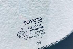 Предно стъкло TOYOTA C-HR 2016- АКУСТИКА+КАМЕРА+OE-3 на ниска цена