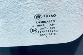 Предно стъкло TOYOTA COROLLA 2019- SUZUKI SWACE 2020- АКУ+КАМ+СЕН+ГРЗ-3 на ниска цена