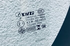 Предно стъкло TOYOTA COROLLA CROSS 2021- АКУСТИКА+КАМЕРА+СЕНЗОР-3 на ниска цена