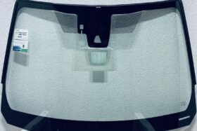 Предно стъкло TOYOTA COROLLA CROSS 2021- АКУСТИКА+КАМЕРА+СЕНЗОР на ниска цена