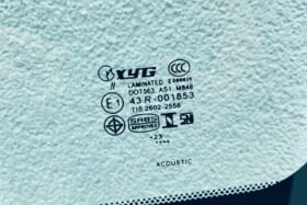 Предно стъкло TOYOTA COROLLA CROSS 2021- АКУСТИКА+КАМЕРА+СЕНЗОР+ОТОПЛЕНИЕ-3 на ниска цена