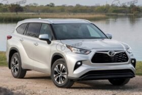ПРЕДНО СТЪКЛО TOYOTA HIGHLANDER XU70 2020- АКУ+КАМ+ОГРЯВАНЕ-4 на ниска цена