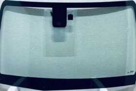 Предно стъкло TOYOTA HILUX 2016- КАМЕРА РАЗПРОДАЖБА на ниска цена