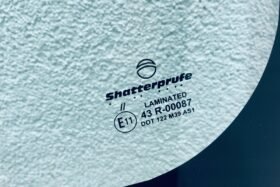 Предно стъкло TOYOTA LANDCRUISER HDJ90 3/5D 1996-2002-2 на ниска цена