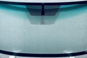 Предно стъкло TOYOTA LANDCRUISER LEXUS LX 2008- на ниска цена