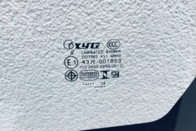 ПРЕДНО СТЪКЛО TOYOTA MATRIX / PONTIAC VIBE 5D HB 2003-2008-3 на ниска цена