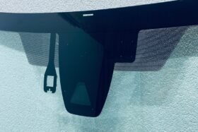 Предно стъкло TOYOTA MIRAI 2015-2020 СЕНЗОР ЗА НАГРЯВАНЕ + ОРИГИНАЛ-2 на ниска цена