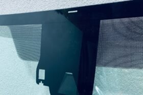 Предно стъкло TOYOTA PRIUS+ 2017- АКУ+КАМ+СЕН-2 на ниска цена