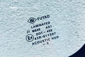 Предно стъкло TOYOTA PRIUS LIFTBACK 09-СЕН+HUD-3 на ниска цена