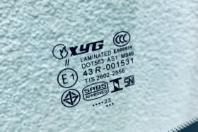 Предно стъкло TOYOTA RAV4 2006-2013 с подгряване + сензор-3 на ниска цена