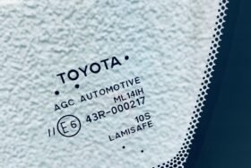 Предно стъкло TOYOTA RAV4 2019- KAM+SEN+GRZ+HUD+OE-3 на ниска цена