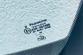 Предно стъкло TOYOTA RAV4 2019- SUZUKI ACROSS 2021- КАМЕРА+СЕНЗОР-3 на ниска цена