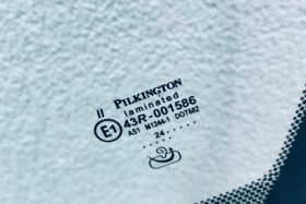 Предно стъкло TOYOTA RAV4 2019- SUZUKI ACROSS 2021- КАМЕРА+СЕНЗОР+ОГРЕВАНЕ-3 на ниска цена