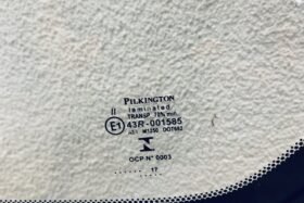 Предно стъкло TOYOTA RAV4 XA40 2013--3 на ниска цена