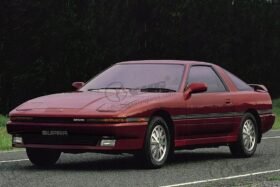 ПРЕДНО СТЪКЛО TOYOTA SUPRA GA 70 2D CPE 1986-1993-2 на ниска цена