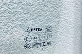 Предно стъкло TOYOTA TACOMA 2018 - КАМЕРА-3 на ниска цена