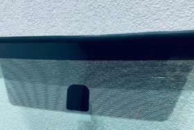 Предно стъкло TOYOTA VERSO S MPV 2011--2 на ниска цена