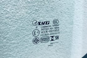 Предно стъкло TOYOTA VERSO S MPV 2011--3 на ниска цена