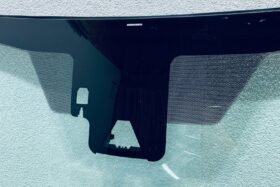 Предно стъкло TOYOTA YARIS CROSS 2020- АКУСТИКА+КАМЕРА+СЕНЗОР-2 на ниска цена