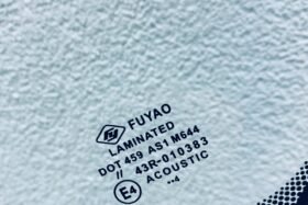 Предно стъкло TOYOTA YARIS CROSS 2020- АКУСТИКА+КАМЕРА+СЕНЗОР-3 на ниска цена