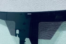 Предно стъкло TOYOTA YARIS CROSS 2021 - КАМЕРА + СЕНЗОР ЗА ОТОПЛЕНИЕ + ОРИГИНАЛ-2 на ниска цена