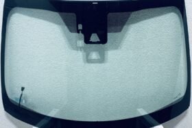 Предно стъкло TOYOTA YARIS CROSS 2021 - КАМЕРА + СЕНЗОР ЗА ОТОПЛЕНИЕ + ОРИГИНАЛ на ниска цена