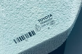 Предно стъкло TOYOTA YARIS CROSS 2024 - КАМЕРА + СЕНЗОР ЗА ОТОПЛЕНИЕ + ОРИГИНАЛ-3 на ниска цена